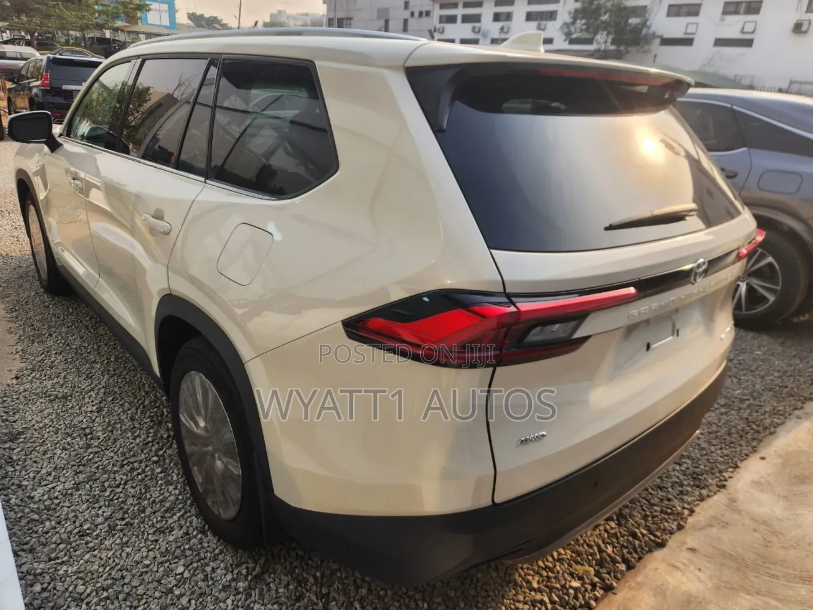 New Toyota Highlander Platinum AWD 2024 White