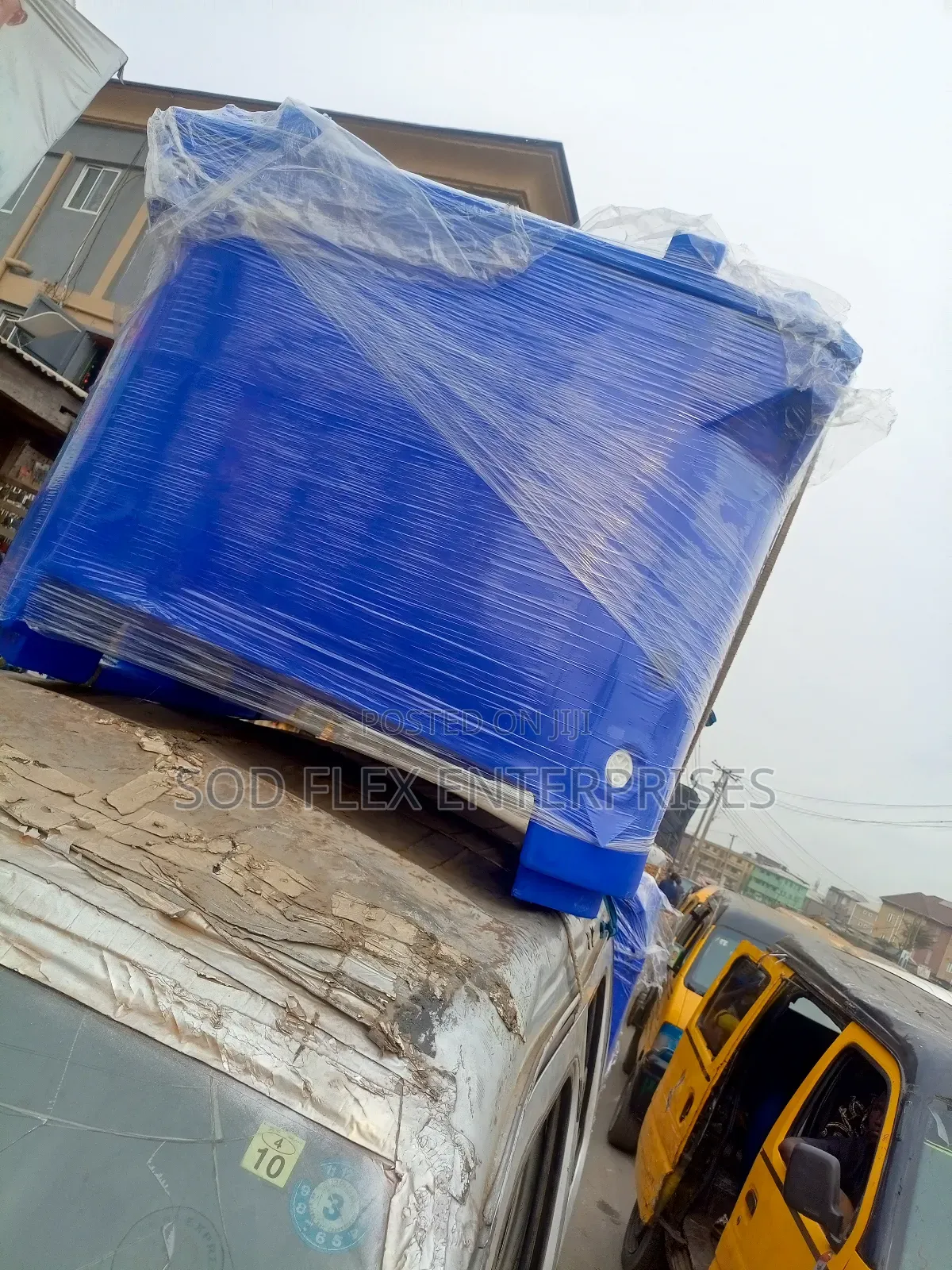 1,000l 100% Rubber Geepee Ice Box