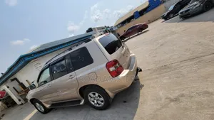 Toyota Highlander 2005 Gold
