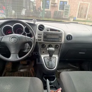 Photo - Toyota Matrix 2005 Gray