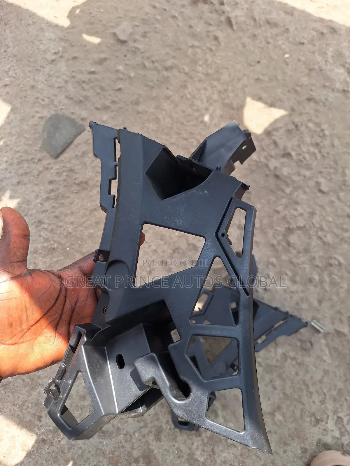 Head Lamp Hanger GLE 166