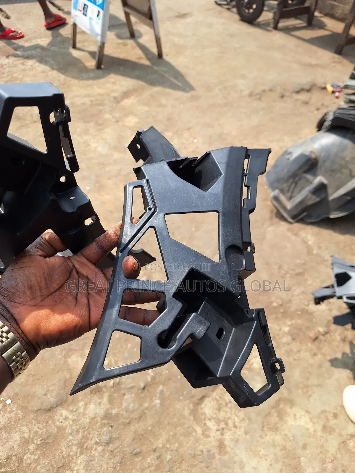 Head Lamp Hanger GLE 166