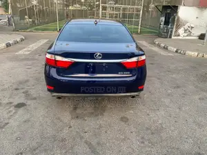 Lexus ES 2013 Blue