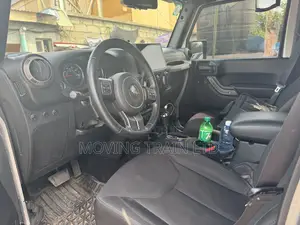Jeep Wrangler Sahara 4x4 2017 Gray