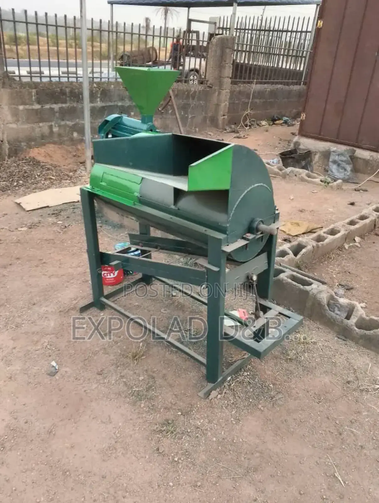 Corn Dehusking Thrasher/Sheller