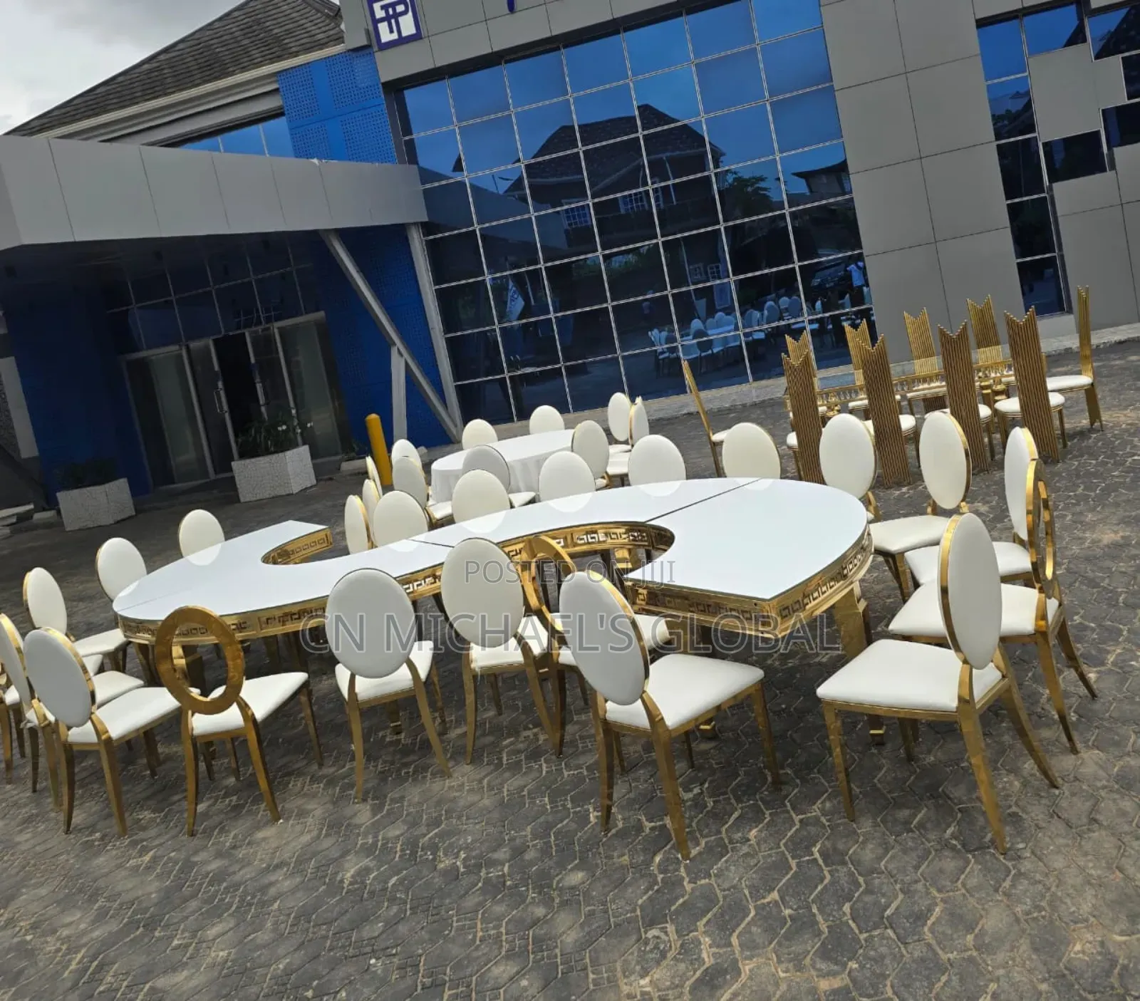 24 Seater Vip Table