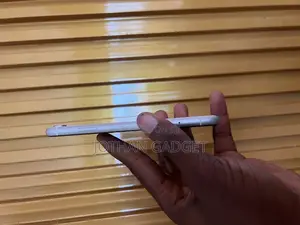 Apple iPhone XR 128 GB White