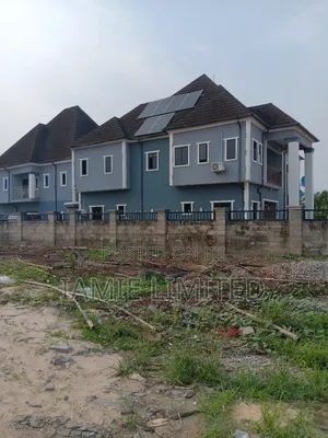 5bdrm Duplex in Plantation City, Warri for rent