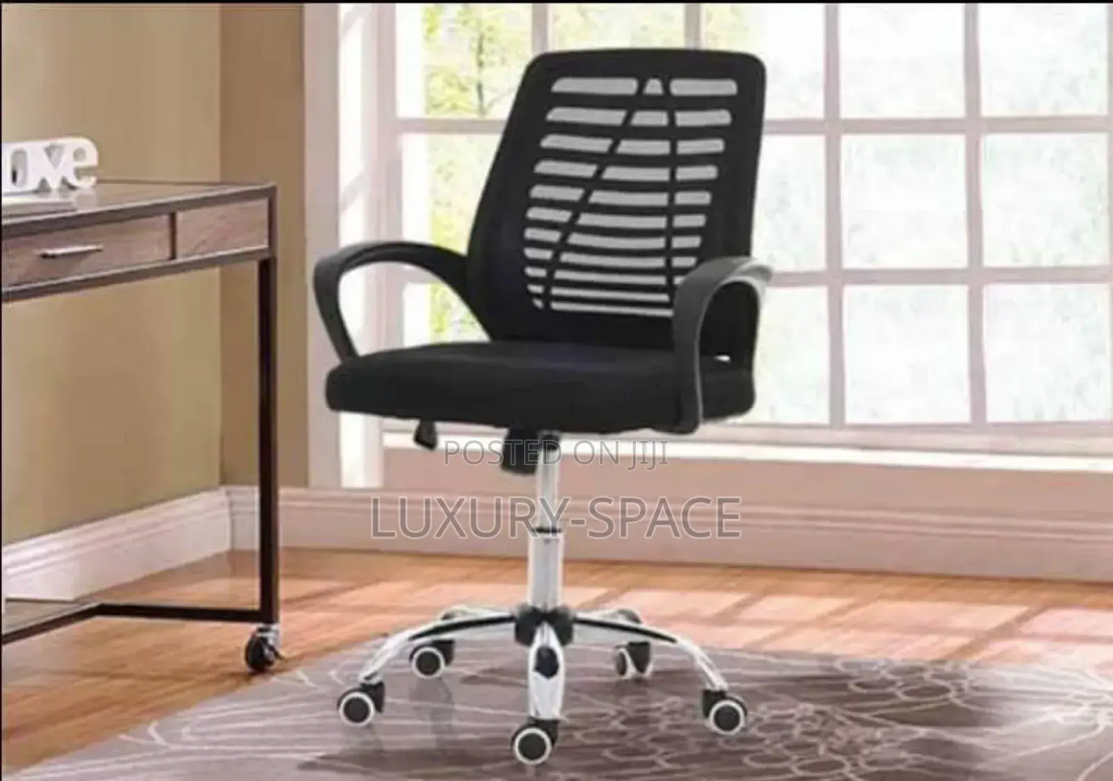 Simple Mesh Office Chair