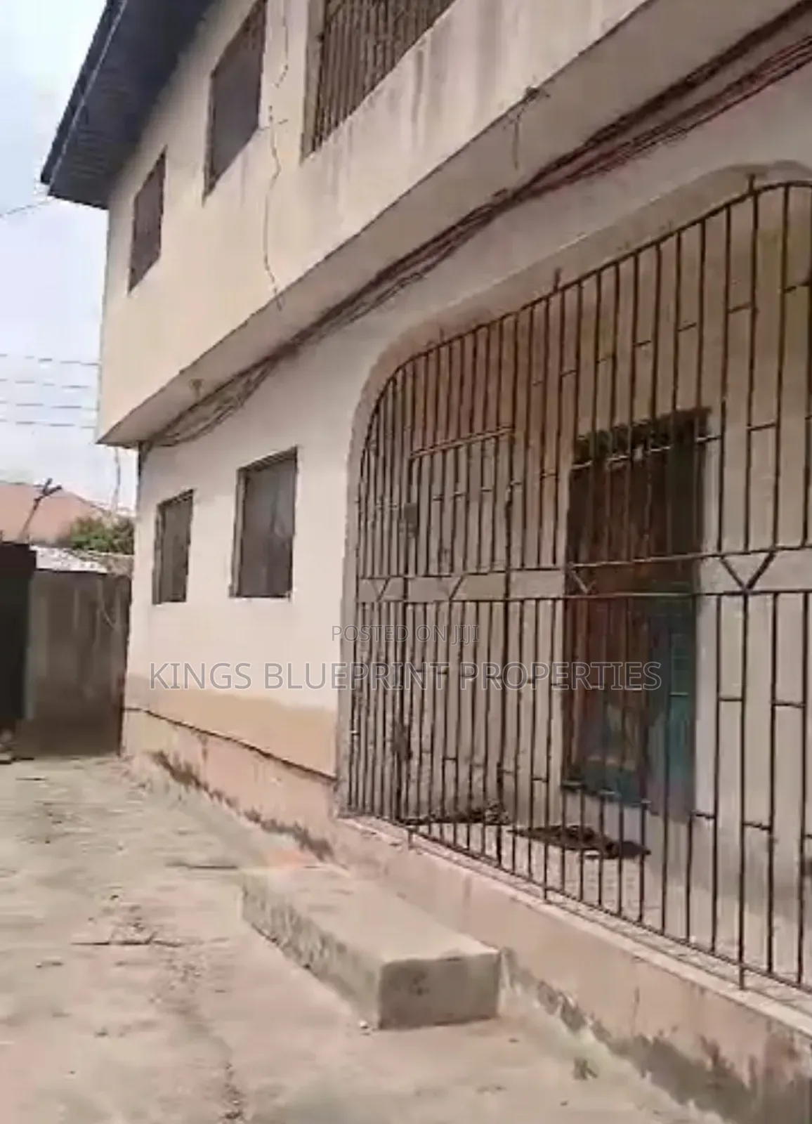 3bdrm Block of Flats in Ugbomro Warri for sale