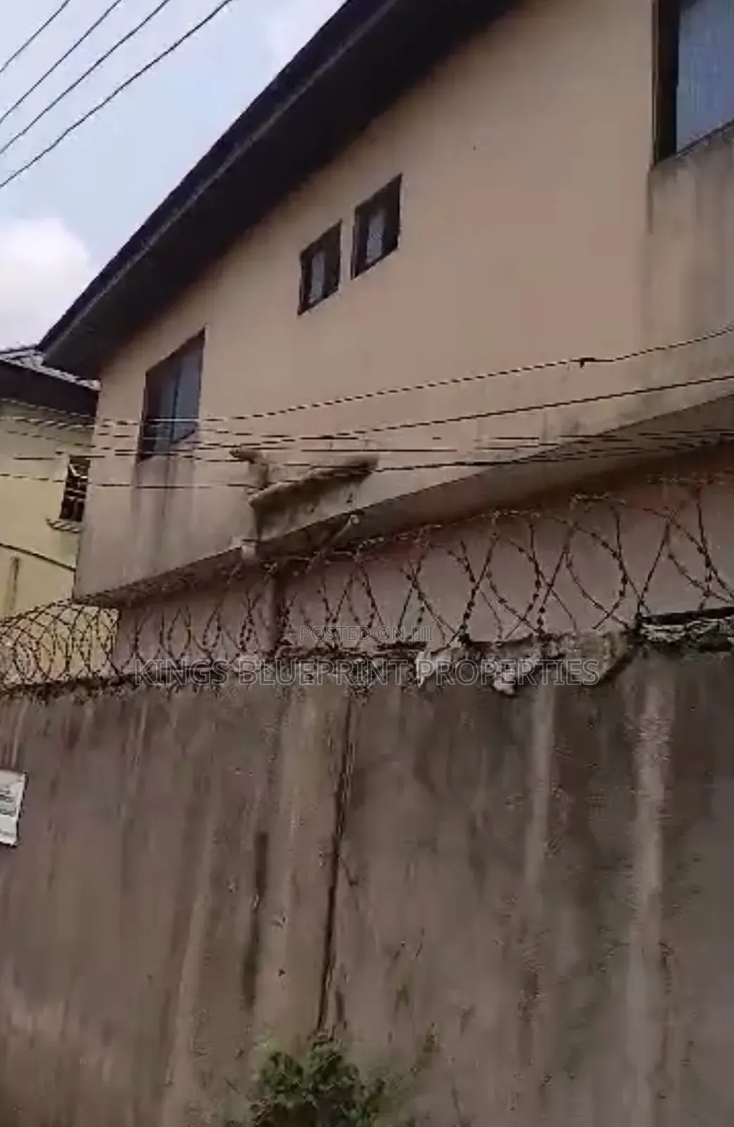 3bdrm Block of Flats in Ugbomro Warri for sale