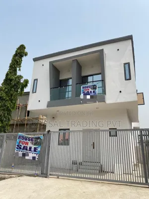 3bdrm Duplex in Ikota for sale