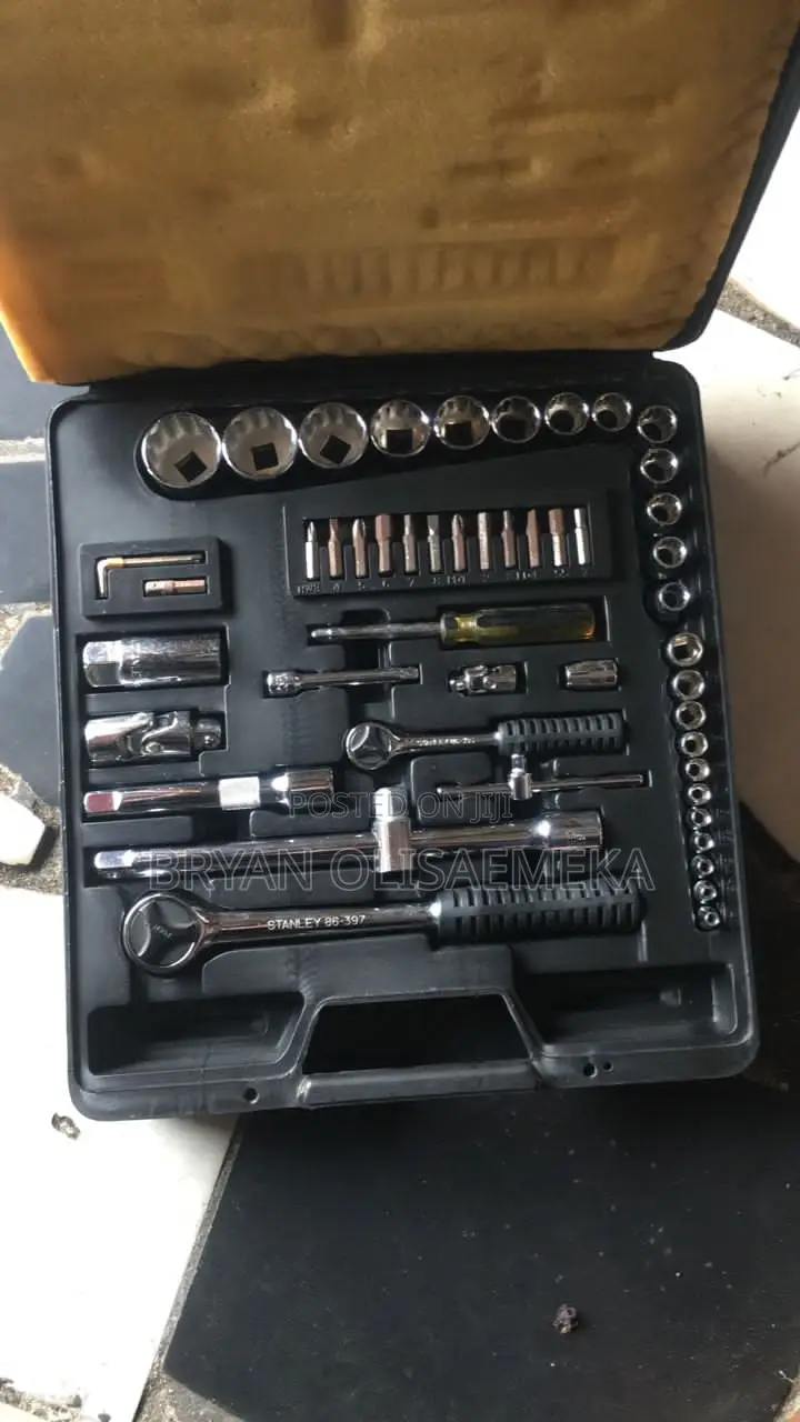 Stanley 1/2" and 1/4" Socket Box Set