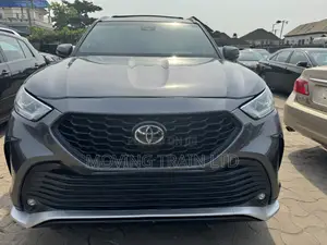 Toyota Highlander XSE 2021 Gray