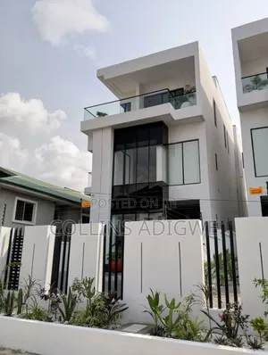 5bdrm Duplex in Secured, Idado for sale