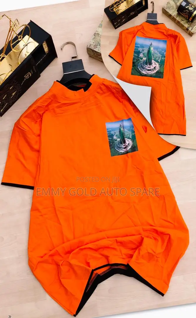 Picture Round Neck Good Quality