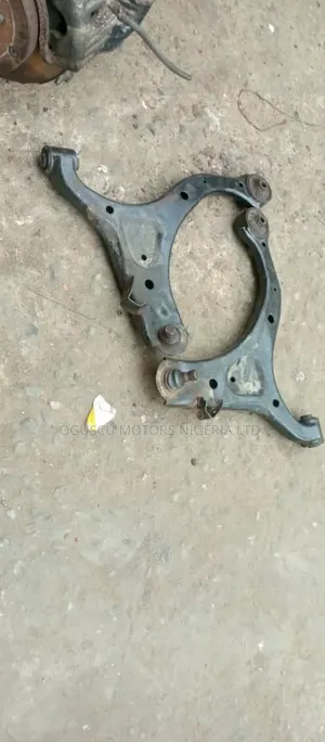Front Lower Arm Hyundai Santafe 2010