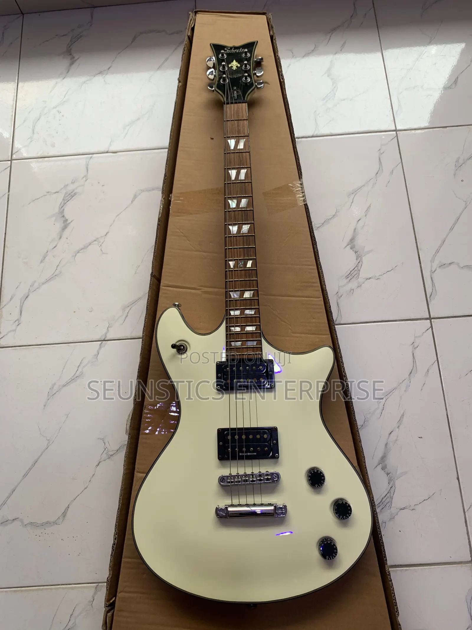 Quality Schecter Diamond Series Jazz Guitar