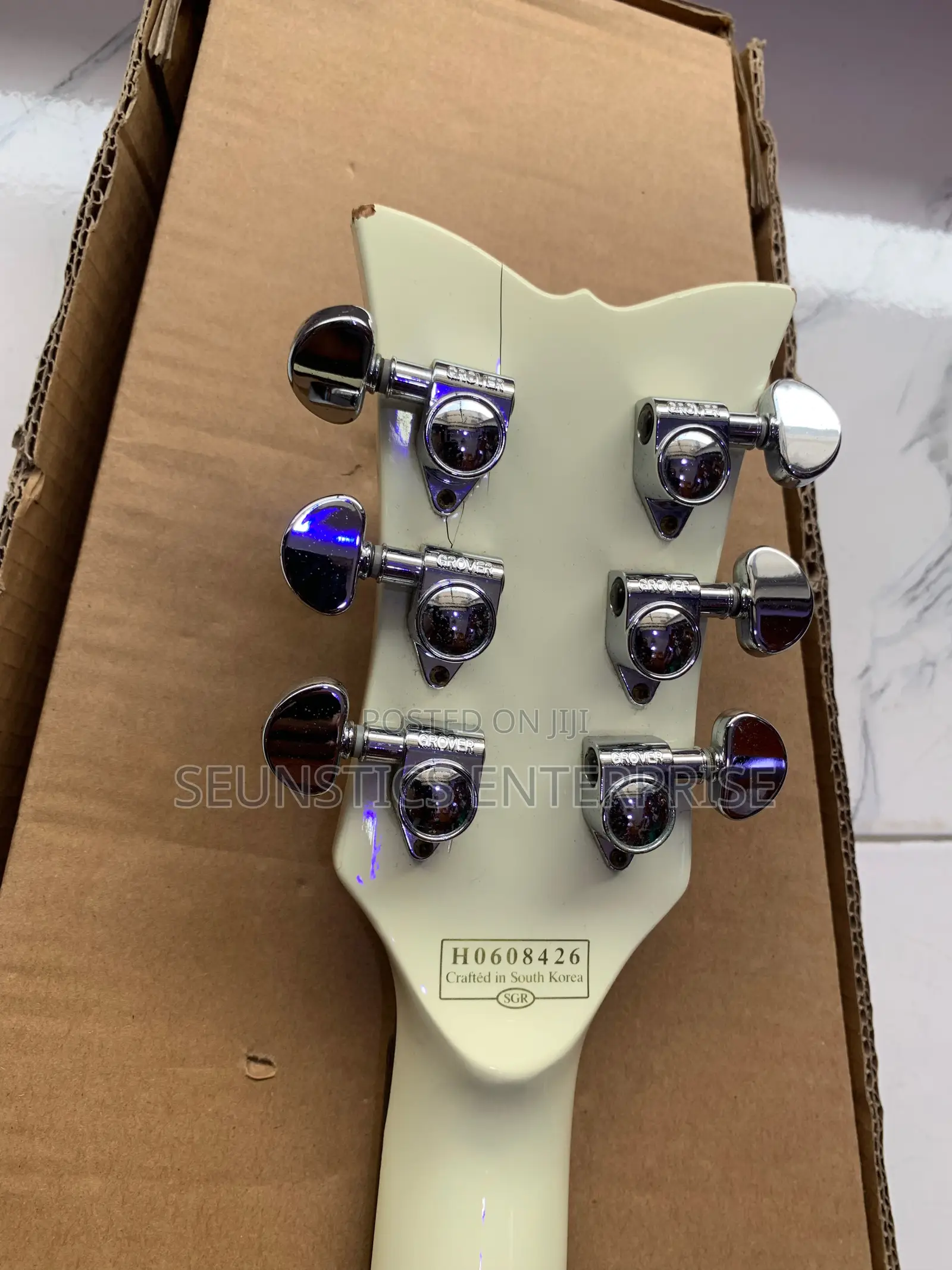 Quality Schecter Diamond Series Jazz Guitar