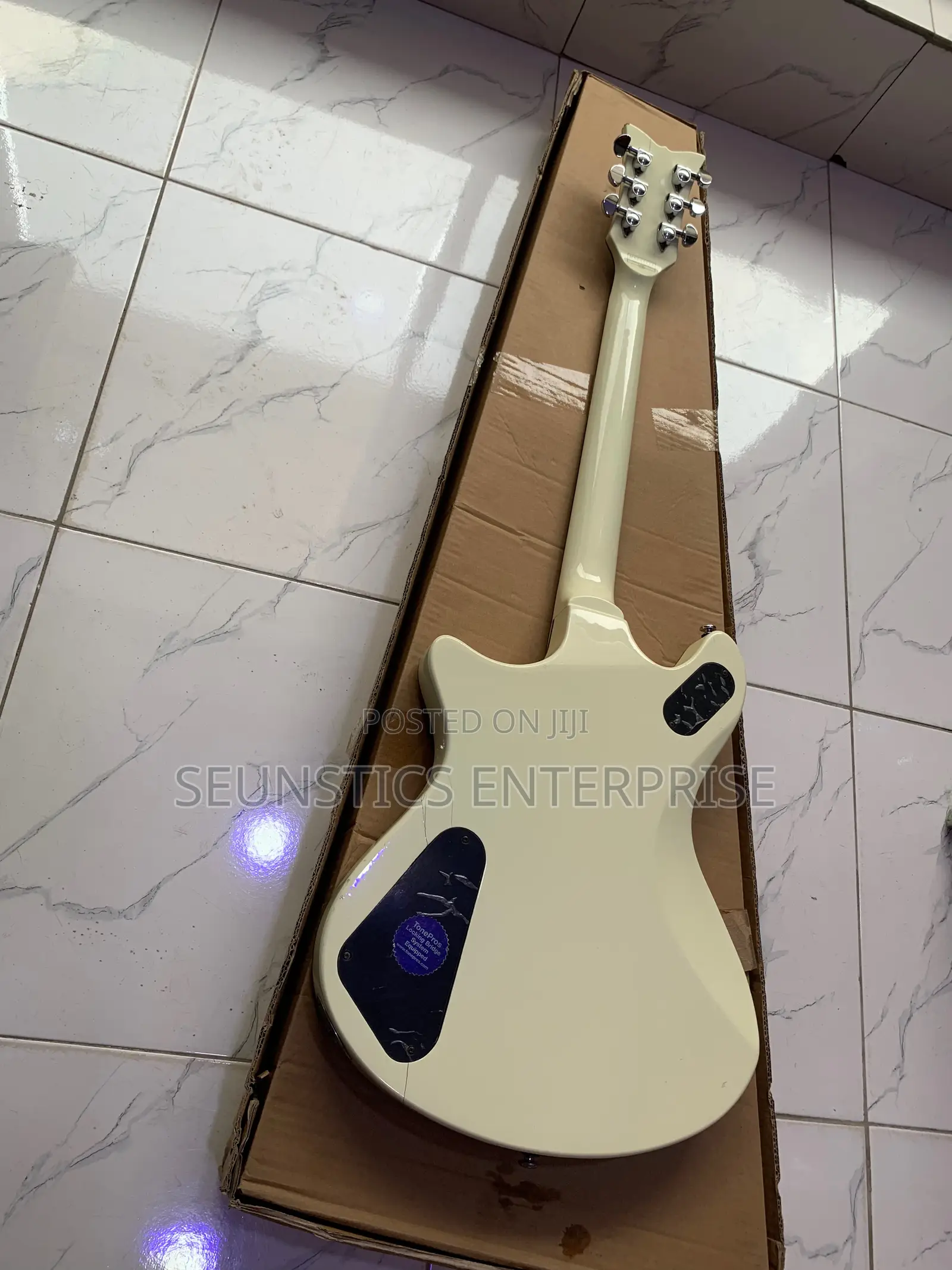 Quality Schecter Diamond Series Jazz Guitar