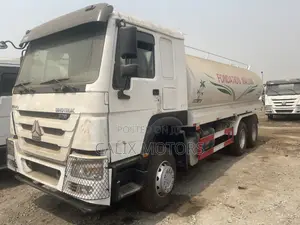 Foreign Used Howo Water Tank Truck With 20,000 Liters.