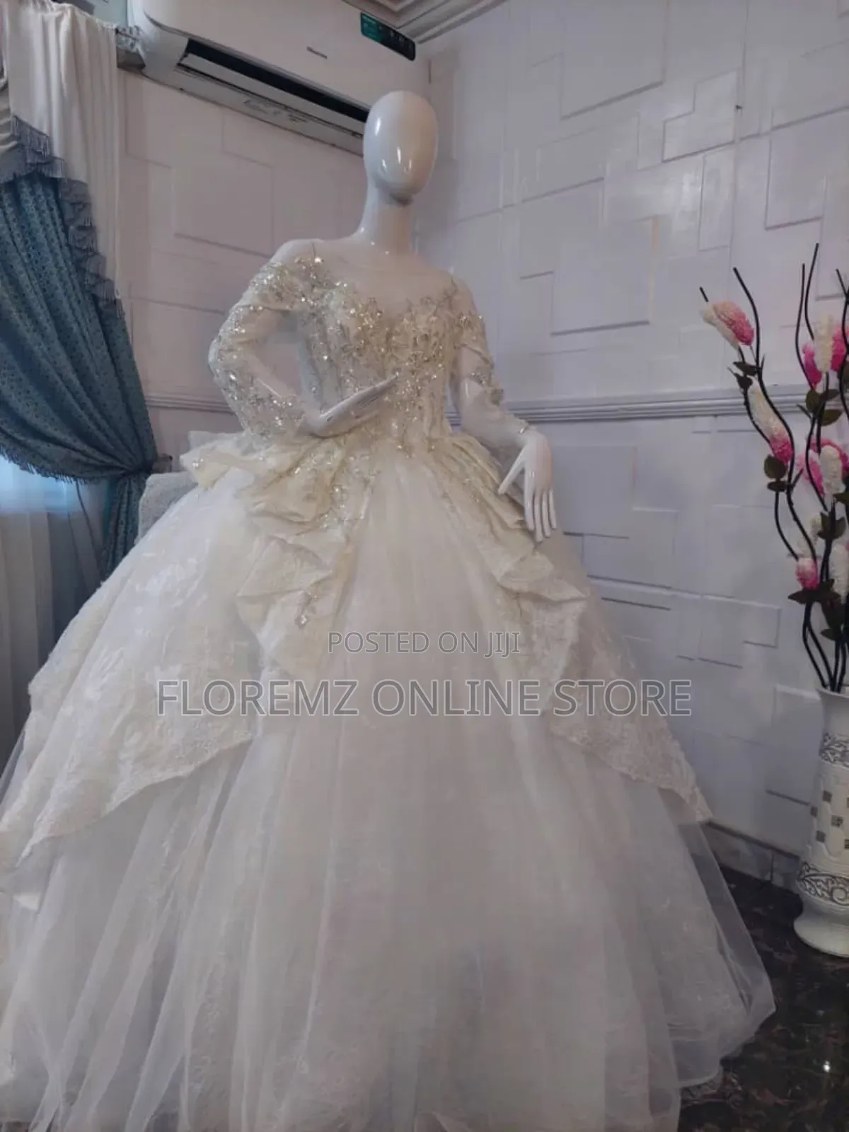 Luxury Wedding Dress for Rent