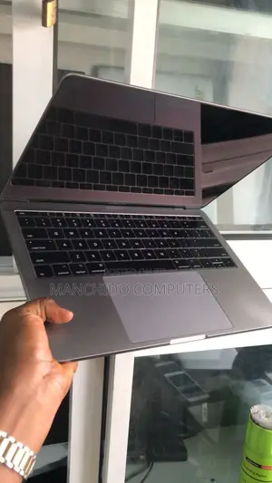 Laptop Apple MacBook Pro 2017 16GB Intel Core i7 SSD 256GB