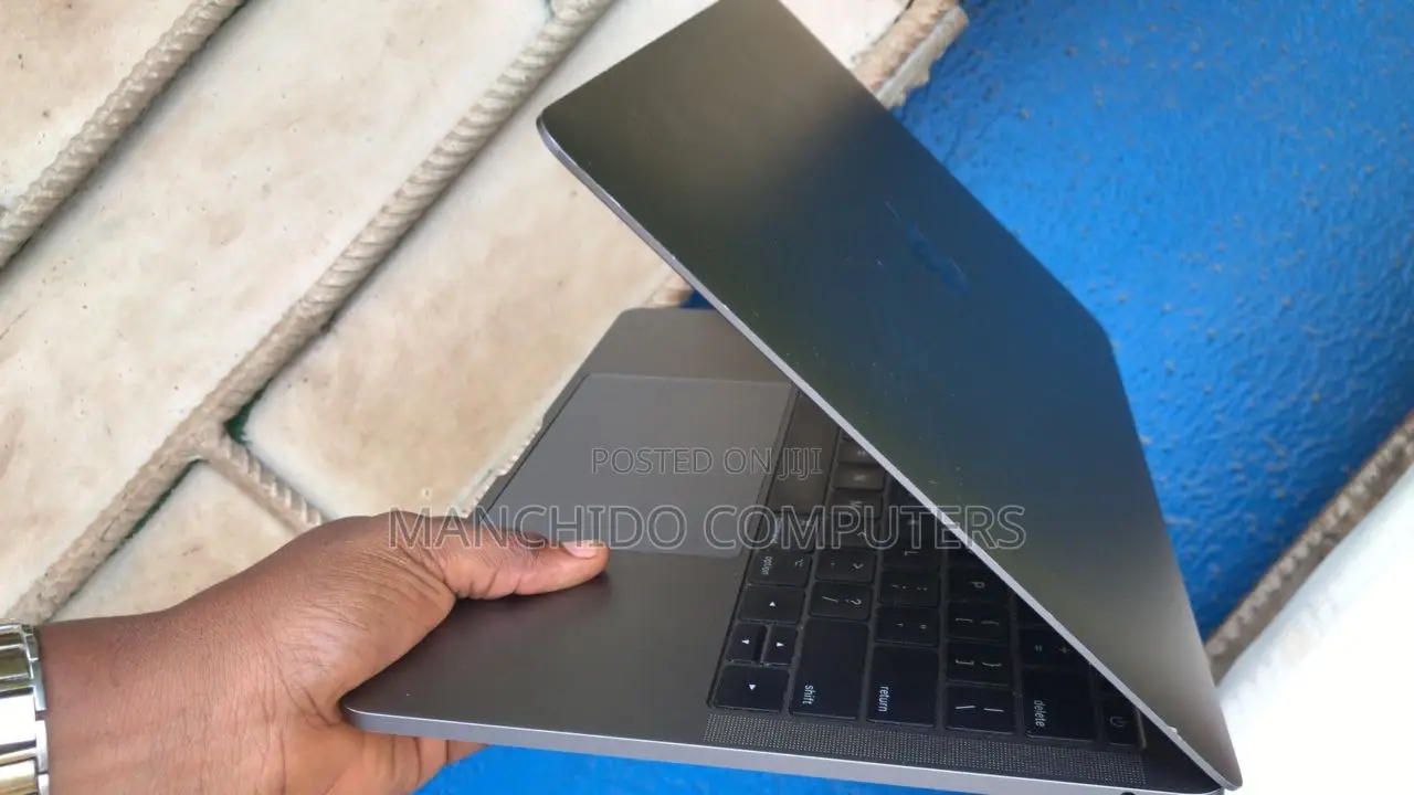 Laptop Apple MacBook Pro 2017 16GB Intel Core i7 SSD 256GB