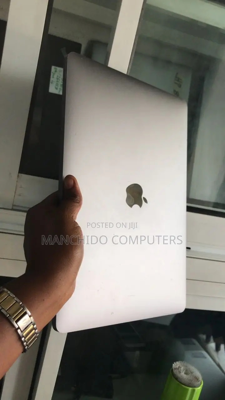 Laptop Apple MacBook Pro 2017 16GB Intel Core i7 SSD 256GB