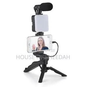Professional Microphone Live Broadcast Stand With Light