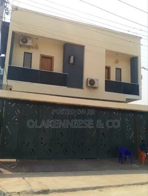 4bdrm Duplex in Bodethomas for sale