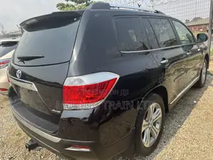Toyota Highlander 3.5L 4WD 2013 Black