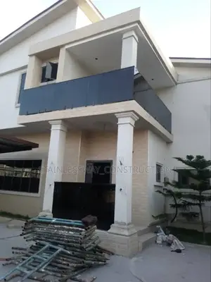 Turn Them Dark Gray Balcony Handrails