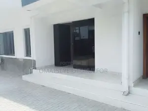 3bdrm Block of Flats in Lekki Phase 1 for rent