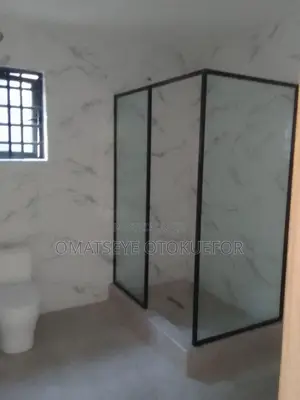 3bdrm Block of Flats in Lekki Phase 1 for rent