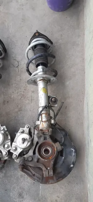 Front Shock Absorbers And Hubs Hyundai Sonata 2012 Model