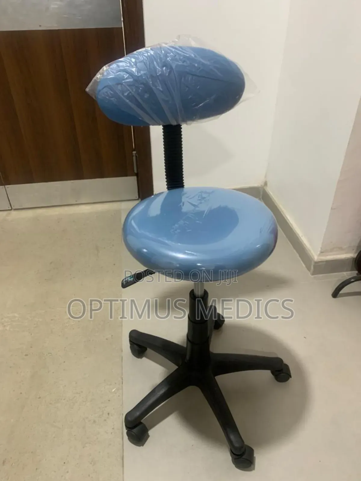 Doctors Stool With Back Rest