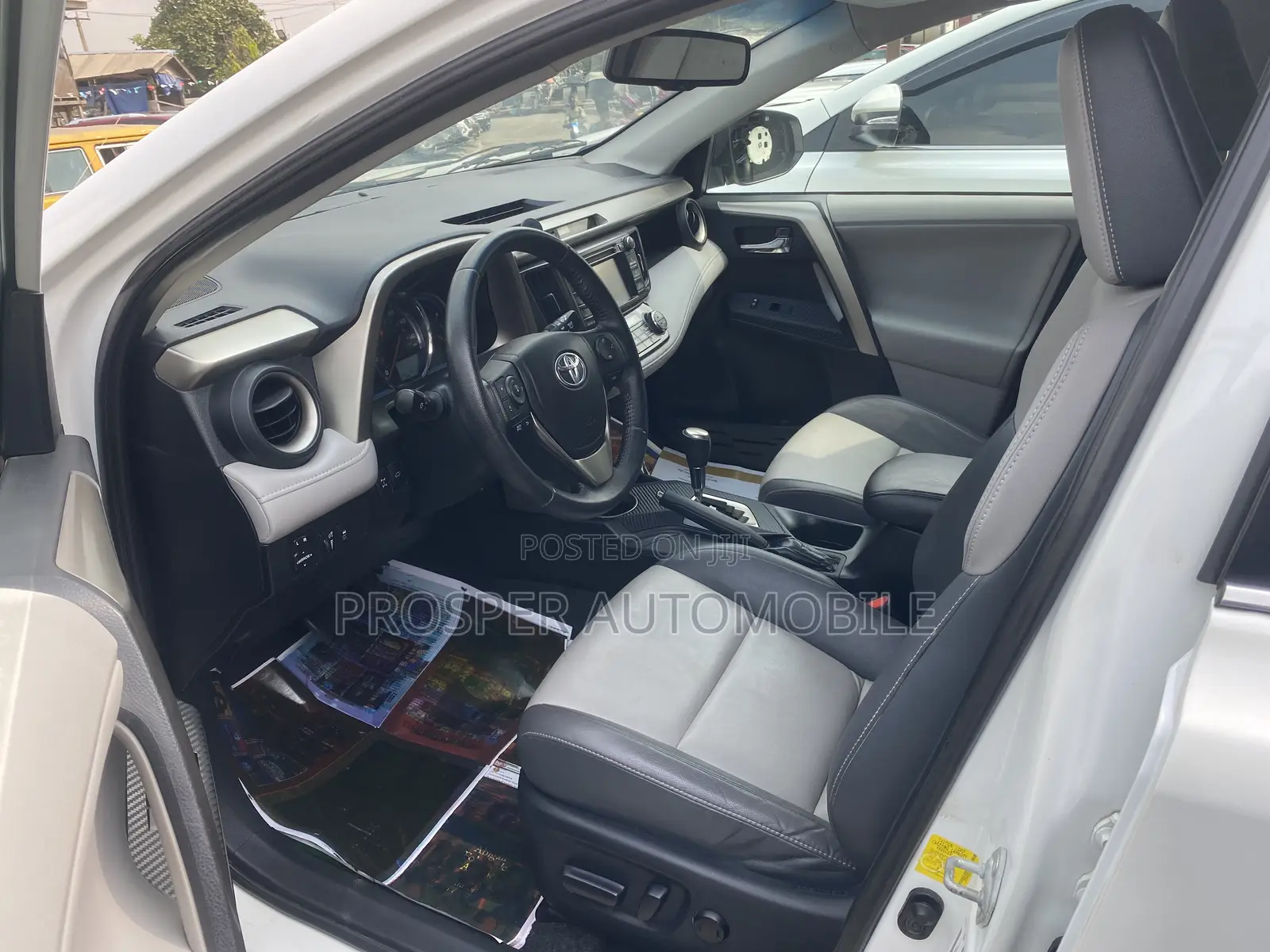 Toyota RAV4 2013 White