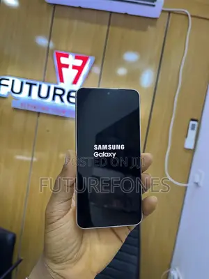 Samsung Galaxy S22 5G 256 GB White