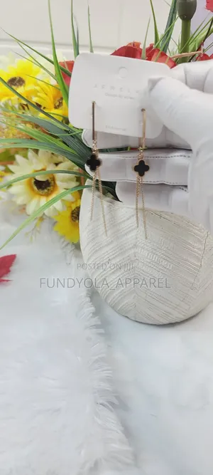 VCA Tassel Earring