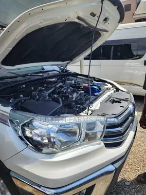 Toyota Hilux 2020 White