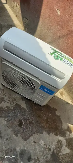 Midea 1.5 Horsepower Inverter AC