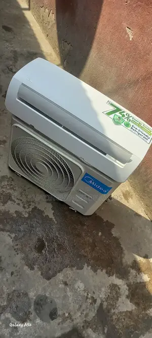 Midea 1.5 Horsepower Inverter AC