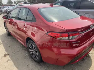 Toyota Corolla LE 2021 Red