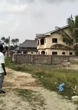 100 by 100 for Sale at Osubi Delta State