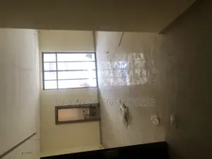 3bdrm Block of Flats in Durumi for rent