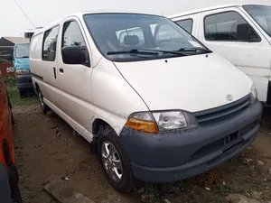 Toyota HiAce 2003 White