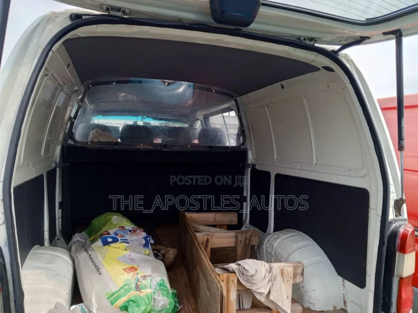 Toyota HiAce 2003 White
