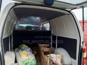 Toyota HiAce 2003 White