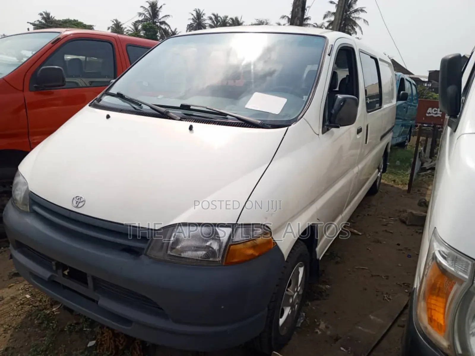 Toyota HiAce 2003 White